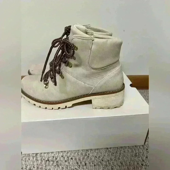 St. John's Bay Landson Boots 9 Womens Off White Faux Leather Lace Up Comfort - Picture 7 of 12